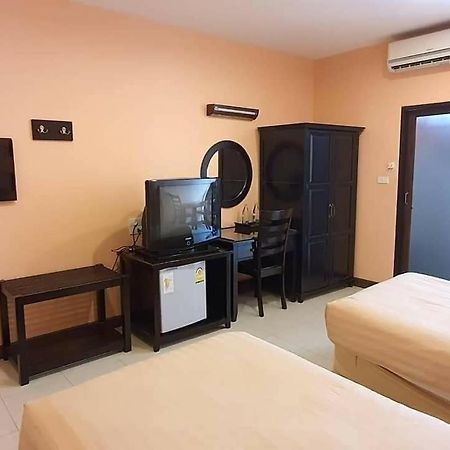 The Victory Hotel Ban Muang Daeng Buitenkant foto