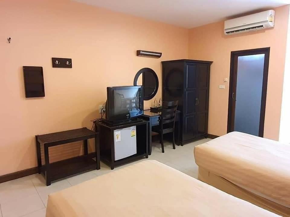 The Victory Hotel Ban Muang Daeng Buitenkant foto