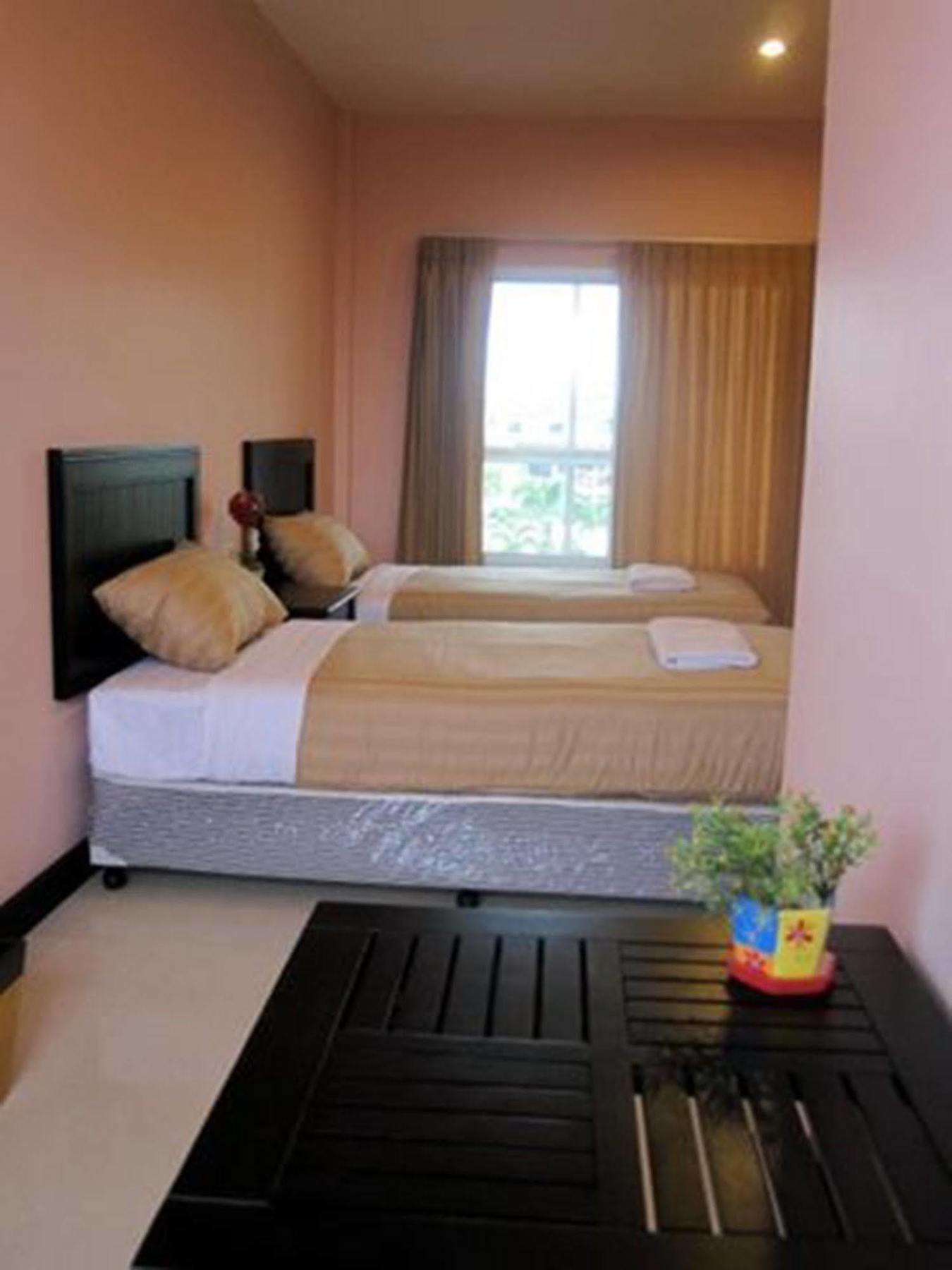 The Victory Hotel Ban Muang Daeng Buitenkant foto